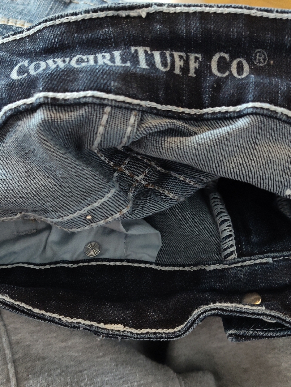 Cowgirl Tuff Co Legend Women's Denim Blue Jeans Size 27x33 Barbed Wire - Picture 15 of 16